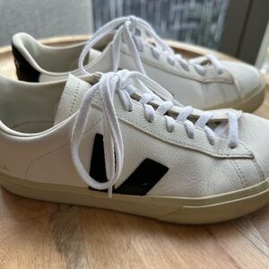 VEJA Campo Sneaker 41